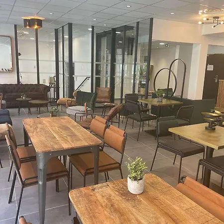 Break & Les Carmes Dechaux Aparthotel